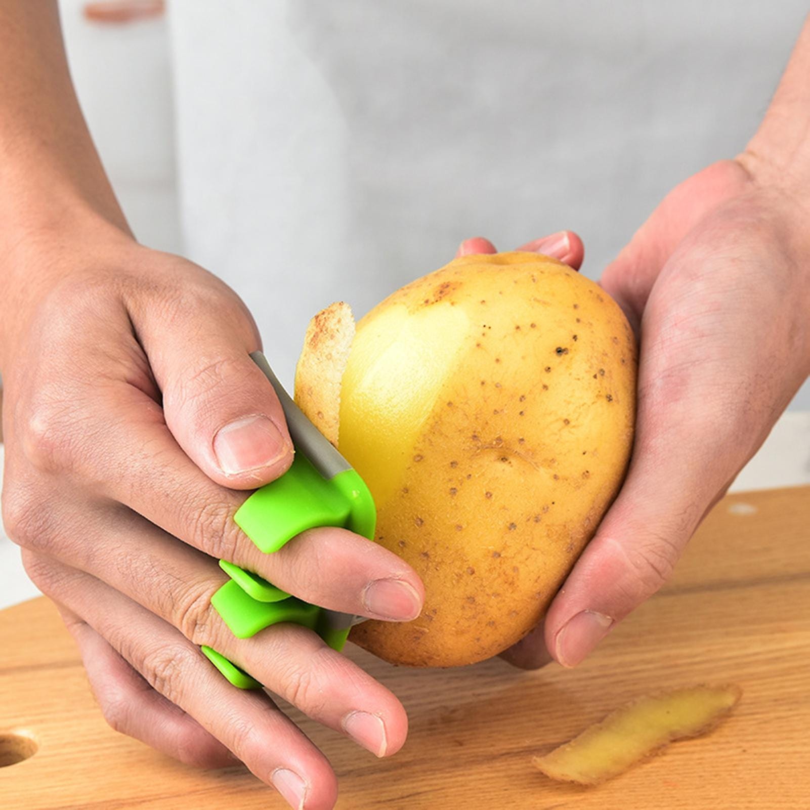 Fruit and Vegetable Palm Peeler Fruit and Vegetable Palm Peeler