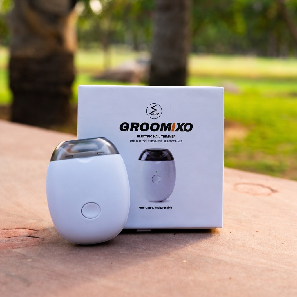 Groomixo trimmer with its Zaavio box outdoors
